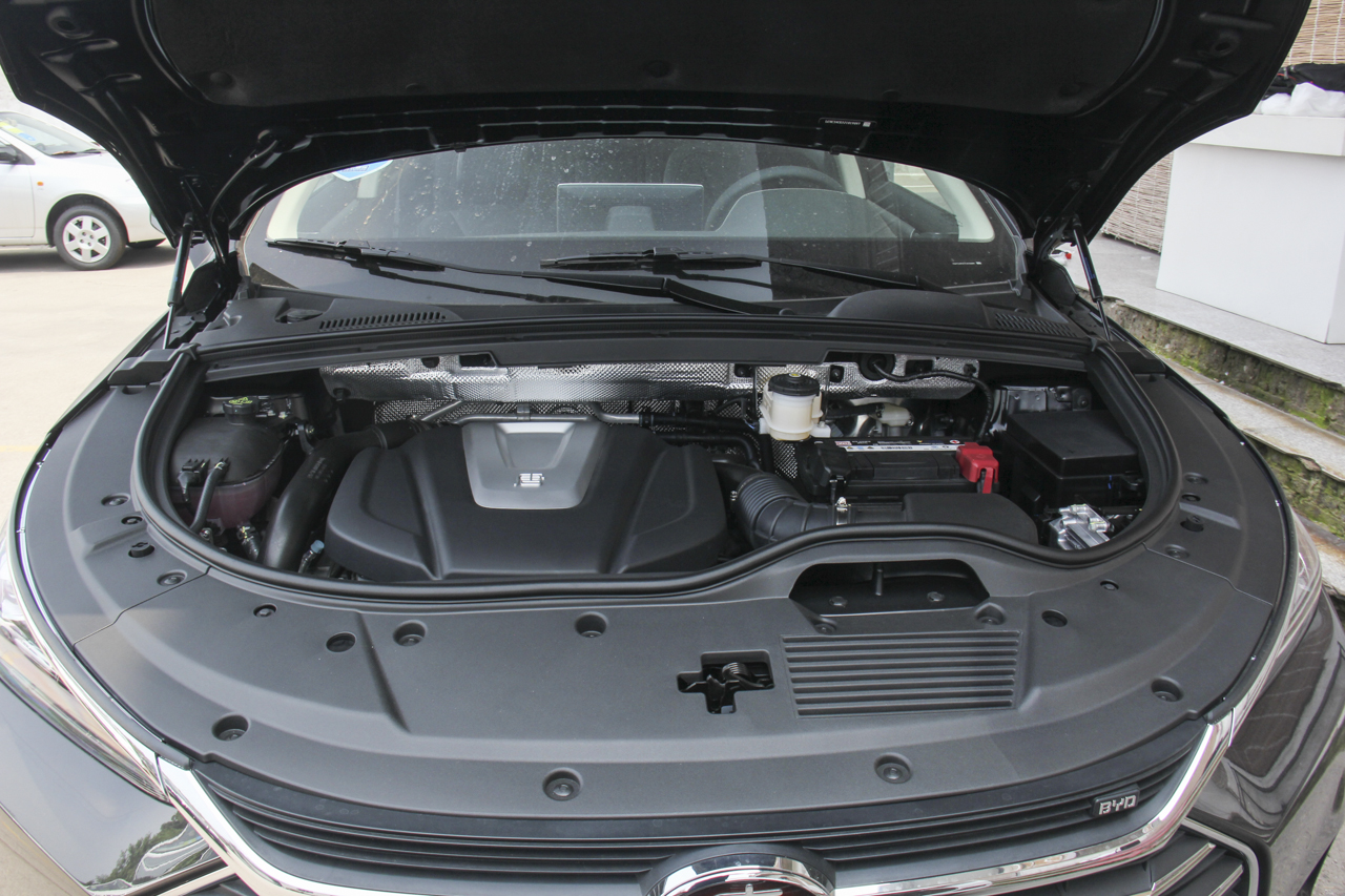 2018款比亚迪唐2.0T自动智联尊荣型7座