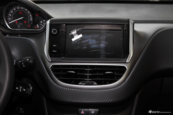 2018款标致2008 1.6L自动时尚版