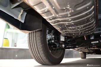 2016款宝骏730 1.5L手动超值版 7座