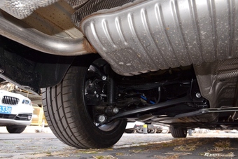 2018款宝马1系118i自动设计套装型