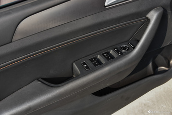 2015款索纳塔九 1.6T自动 DLX尊贵型