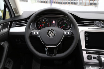 2018款蔚揽2.0T自动两驱畅行版380TSI