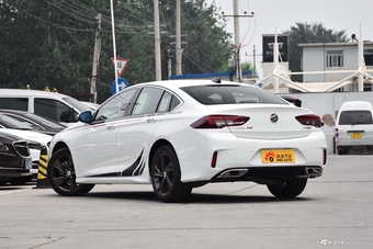 2018款君威GS 2.0T自动穿越火线联名限量版28T