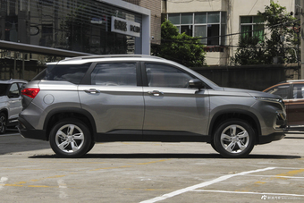 2018款宝骏530 1.5T DCT豪华型 