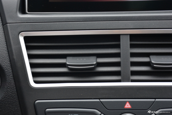 2018款奔腾X40网红版 1.6L手动舒适型