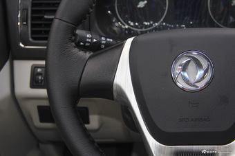 2016款风行S500 1.5L手动舒适型 闪耀金