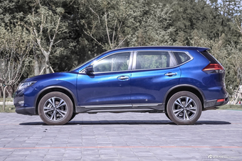  2017款奇骏2.5L自动CVT七座领先版 4WD