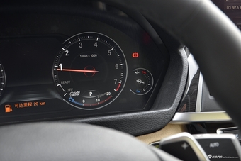 2018款宝马3系2.0T自动320Li 领先型豪华套装