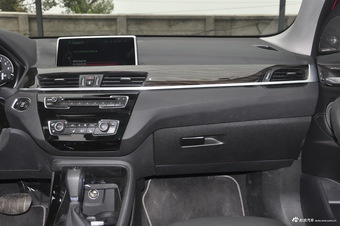 2016款宝马X1 2.0T自动xDrive20Li豪华型