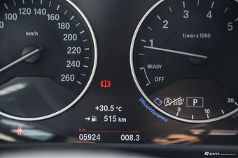 2016款宝马3系 2.0T自动320Li豪华设计套装