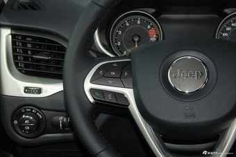 2016款自由光2.4L自动75周年致敬版