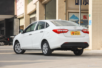 2016款海马M3 1.5L手动智能舒适型
