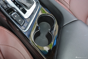 2017款宝骏560 1.5T DCT旗舰型