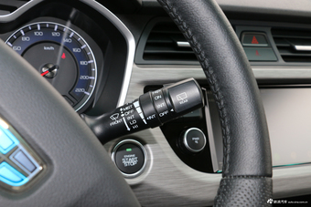 2017款吉利远景X3 1.5L自动尊贵型