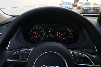 2018款奥迪Q3 30周年年型 35 TFSI时尚型