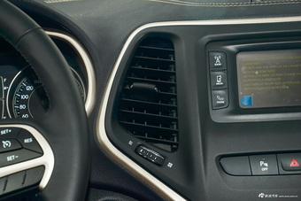 2017款自由光2.4L自动领先版