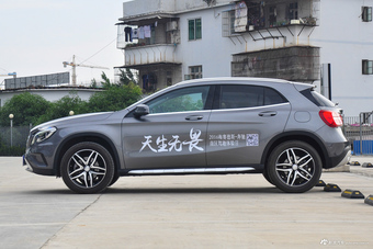 2016款奔驰GLA级 GLA200 1.6T自动时尚型