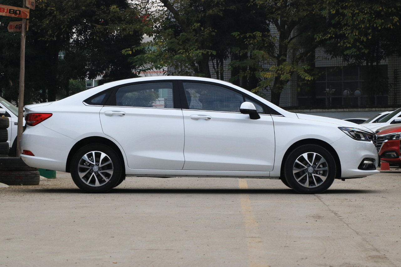 2018款北汽绅宝D50 1.5L手动豪华智驾版