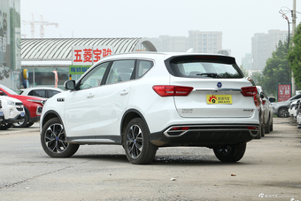 2018款君马SEEK 5（赛克5）1.5T自动领尚版