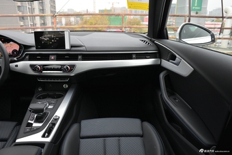 2019款奥迪A4L 2.0T自动40 TFSI运动型 国V