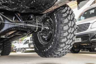 2013款 勇士 2.7L 三门四驱汽油版