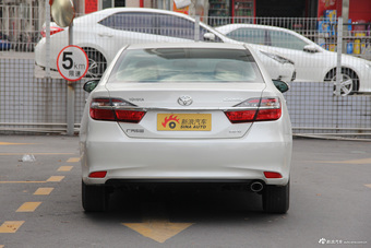 2016款凯美瑞2.0L自动十周年纪念领先版