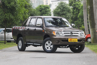 2015款小老虎2.4T手动精英版大双排4D25