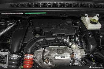 2016款标致3008 1.6THP自动经典版