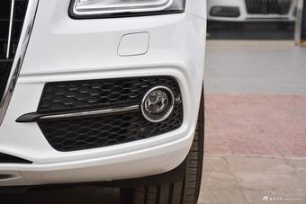 2017款奥迪Q5 Plus 2.0T自动40TFSI进取型