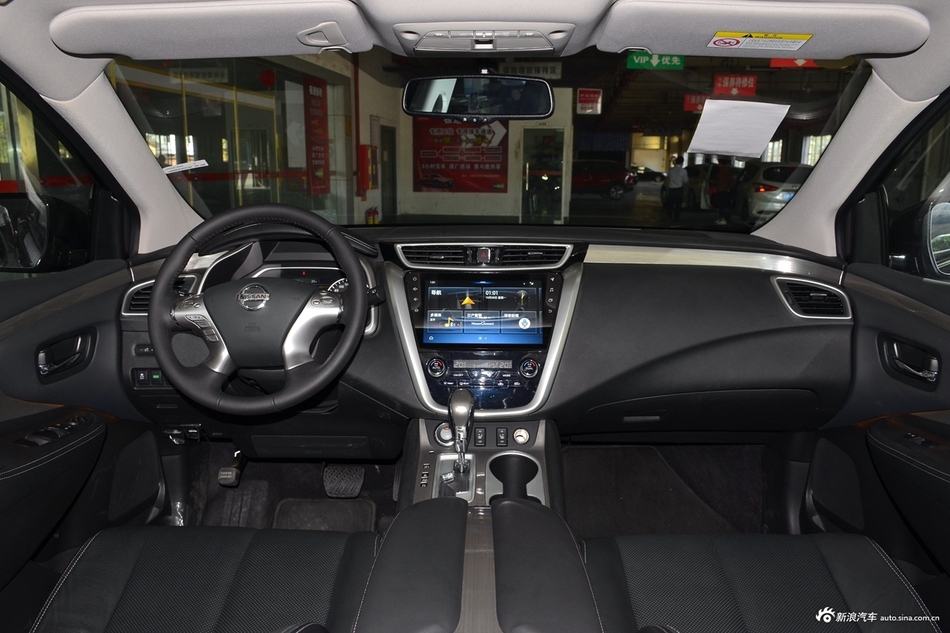 2019款楼兰2.5L自动S/C XE HEV四驱混动智联尊尚版