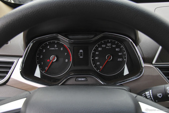 2017款宝骏310W 1.5L手动豪华型