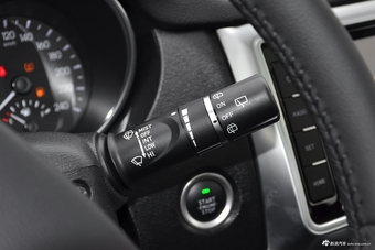 2017款哈弗H6 Coupe 2.0T手动两驱都市型红标