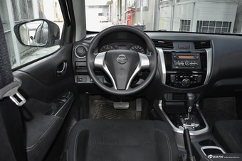 2017款纳瓦拉2.5L自动两驱豪华版QR25