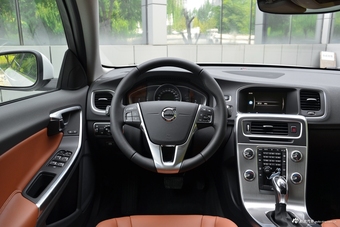 2019款沃尔沃S60L 1.5T自动T3智进版