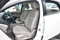 2017款福克斯三厢1.6L自动舒适型智行版