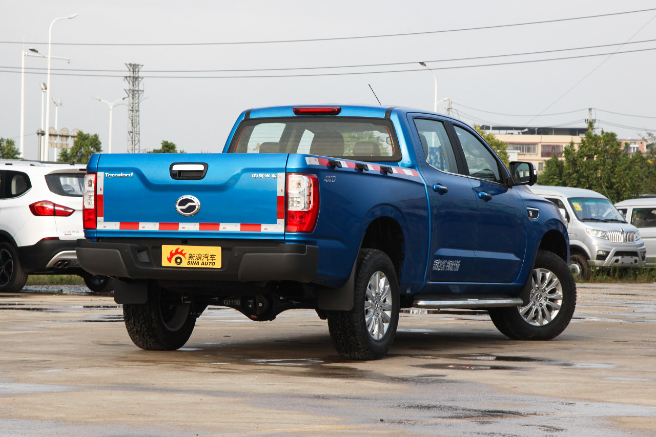 2018款领主2.5T手动柴油大双四驱超豪华型 