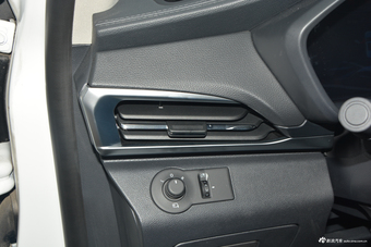 2017上汽大通D90 2.0T自动四驱北极星