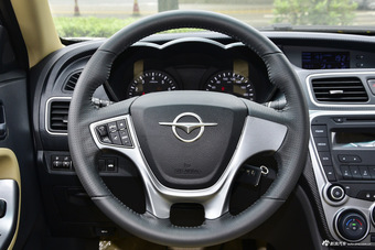 2015款海马福美来1.6L手动品尚型