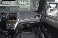 2017款林肯MKC 2.0T 两驱尊悦版（白）