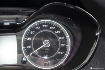 2015款 宝骏560 1.8L手动精英型