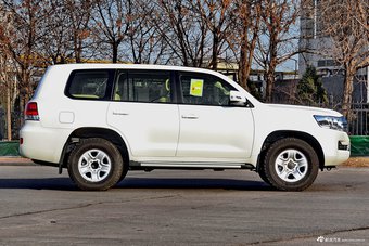 2016款兰德酷路泽4.0L自动V6中东低配版