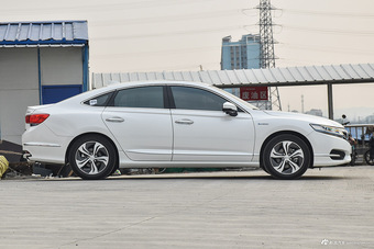 2017款思铂睿混动2.0L自动净致版