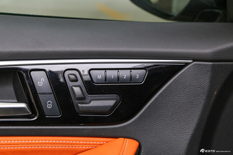 2017款英菲尼迪QX30 2.0T自动四驱运动版