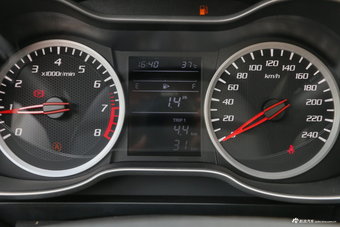 2018款奔腾X40网红版 1.6L手动豪华型