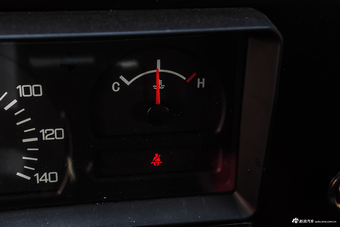 2016款BJ 212 2.0L手动三角门四驱豪华型 国V