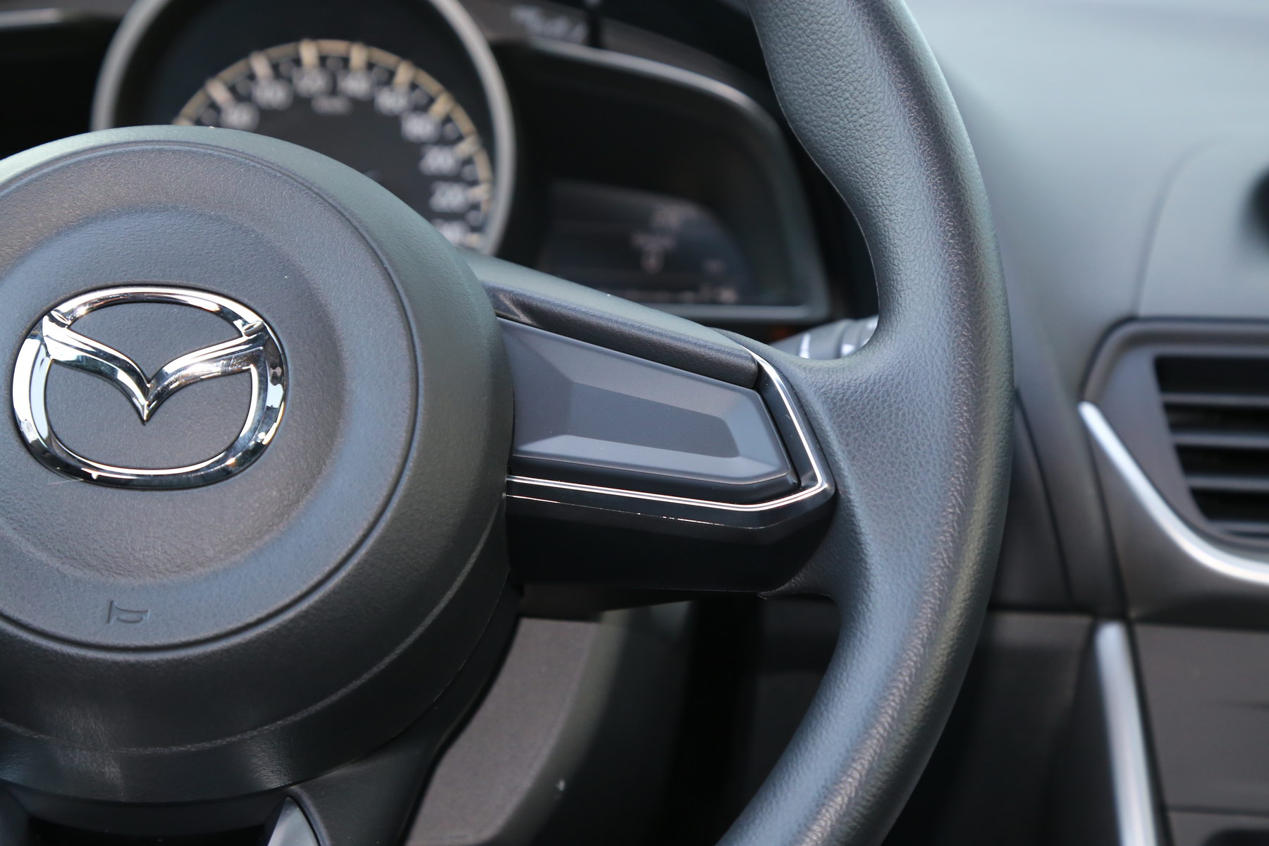 2018款马自达CX-4 2.0L自动两驱蓝天活力版