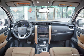 20万真正的越野车 丰田奔跑者性能秒掉同级一切SUV