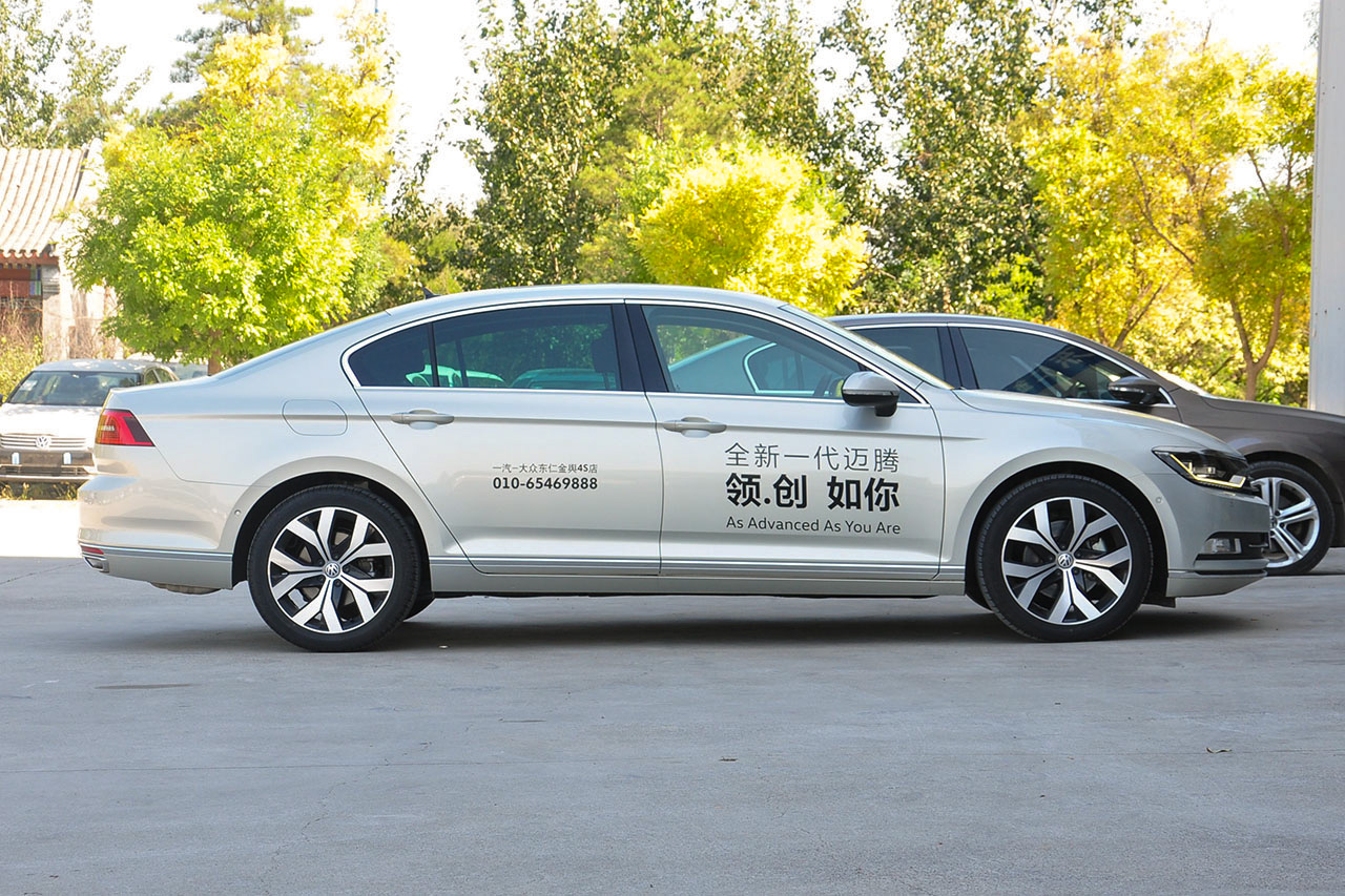 2017款迈腾2.0T自动380TSI DSG旗舰型