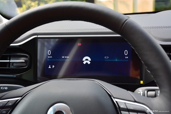 2018款蔚来ES8 创始版