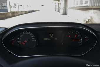 2016款标致308 1.6L手动时尚版